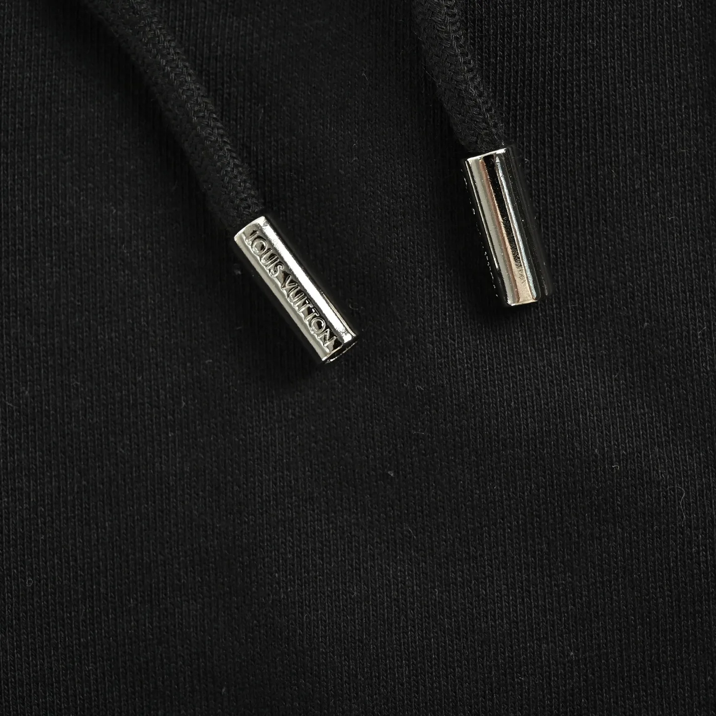Louis Vuitton/ logo